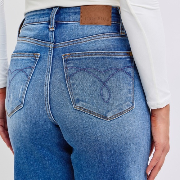 NEW❄️Judy Blue Full Size Distressed High Waist Wide Leg Jeans - Picture 9 of 10